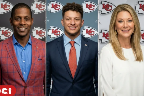Patrick Mahomes pictured with his father Pat Mahomes and mother Randi Mahomes